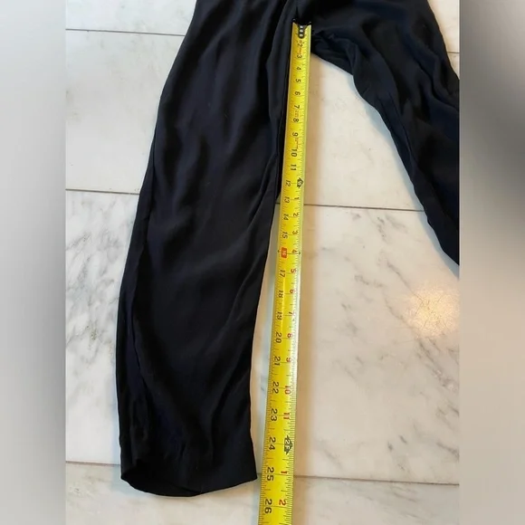 Cupcakes and Cashmere, women’s 4, black fitted jumper with short flutter sleeves - Picture 5 of 9